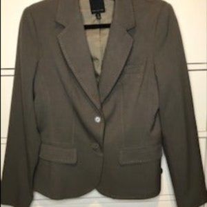 The Limited Clothing Lot (5 items)